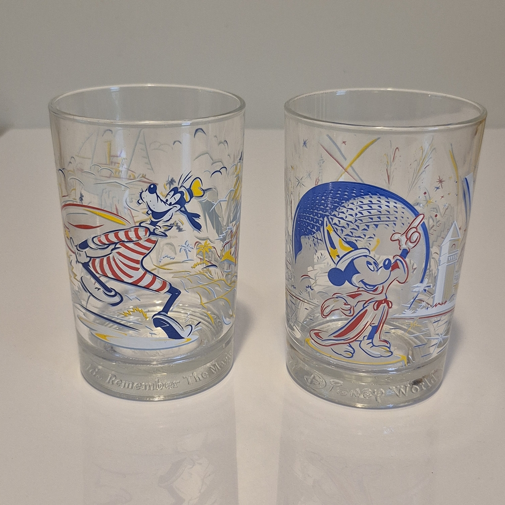 Celebrate!! Disney World 25th Anniversary Mickey and Goofy Glass Set